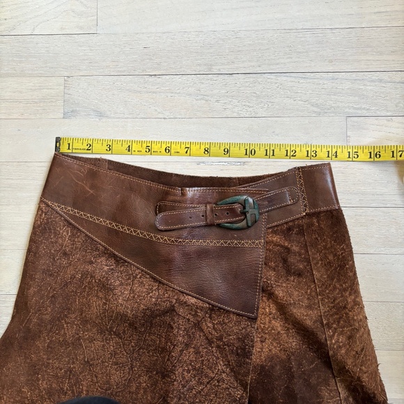 Save the Queen vintage leather skirt - Picture 10 of 11